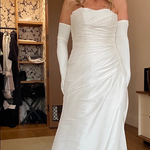 Wedding dress - Essenese of Australia size 10 Ivory - Picture 1 of 6